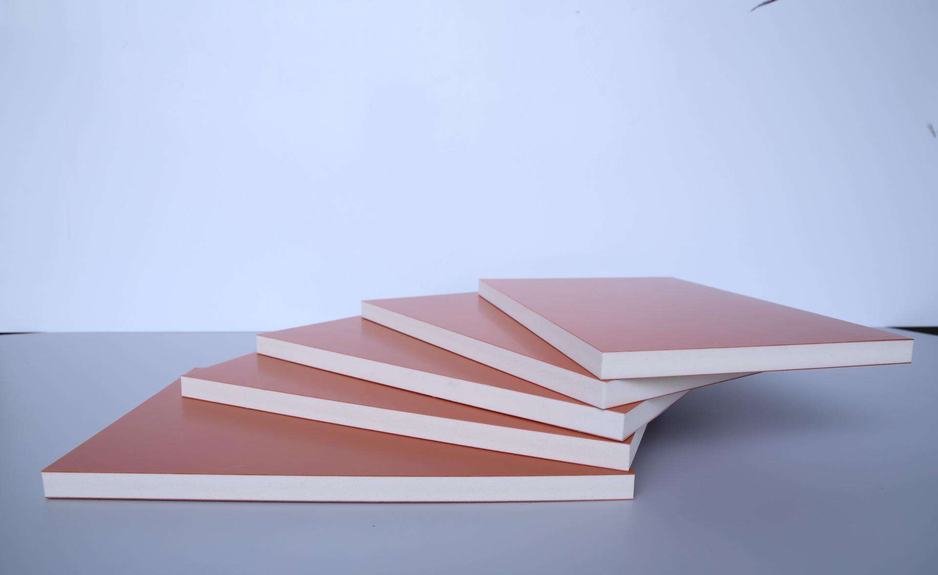 PVC廣告板生產(chǎn)加工質(zhì)量靠譜的原因是什么?